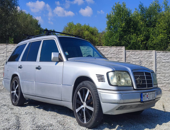 Mercedes-Benz 124
