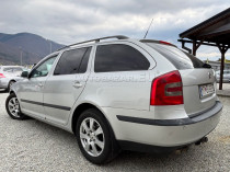 Škoda Octavia Combi 2.0 TDI Elegance DSG| img. 2
